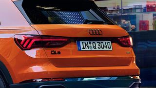 https://www.hannover.audi/content/dam/iph/generic-assets/Angebote/Zubehoer/schwarze-Ringe/2275x1280_nah_eciRGBv2_2018_Audi_Q3_City_3_4_AL_15_with_sign.jpg/_jcr_content/renditions/cq5dam.thumbnail.1536.864.iph.png?imwidth=320&imdensity=1